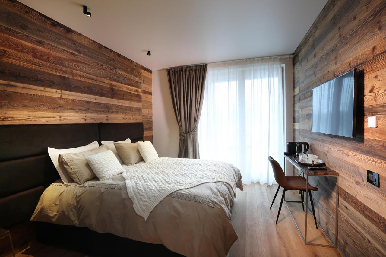 Chalet Blanc Cervinia Bed & Breakfast Бройл-Червиня Екстериор снимка